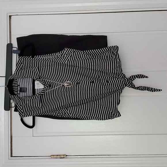 *Nwt* Hot Topic's Stripe Button Up Tie Top - Picture 8 of 16